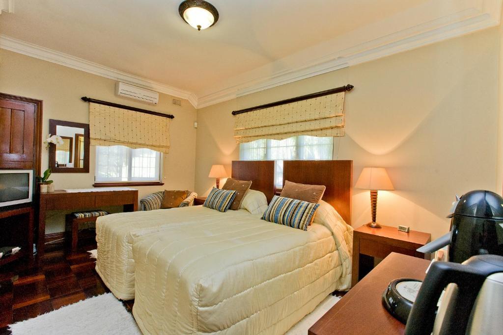 Отель Eagle Wind Manor Хиллкрест Экстерьер фото